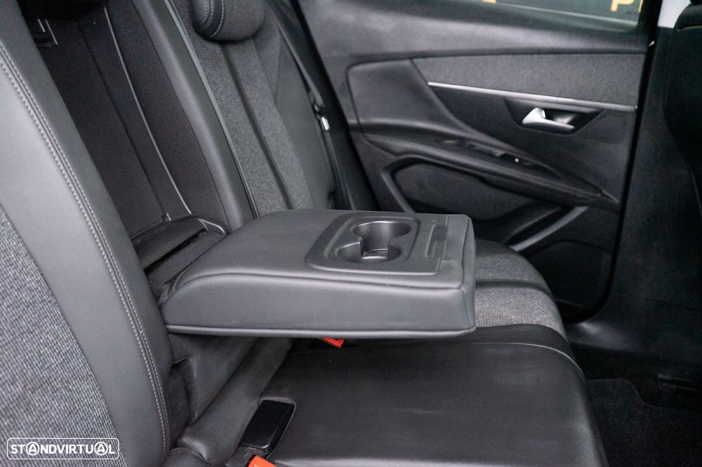 Peugeot 3008 BlueHDi 130 Stop & Start EAT8 Allure - 44