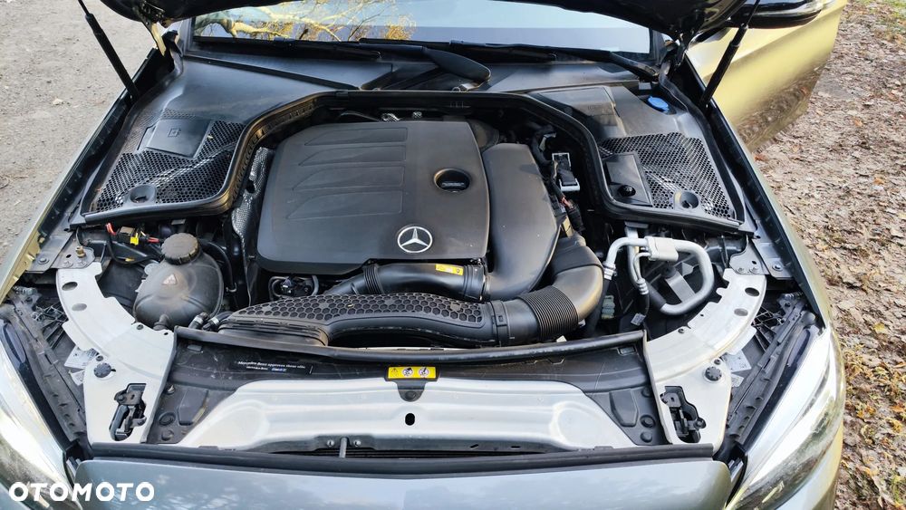 Mercedes-Benz Klasa C 300 9G-TRONIC - 31