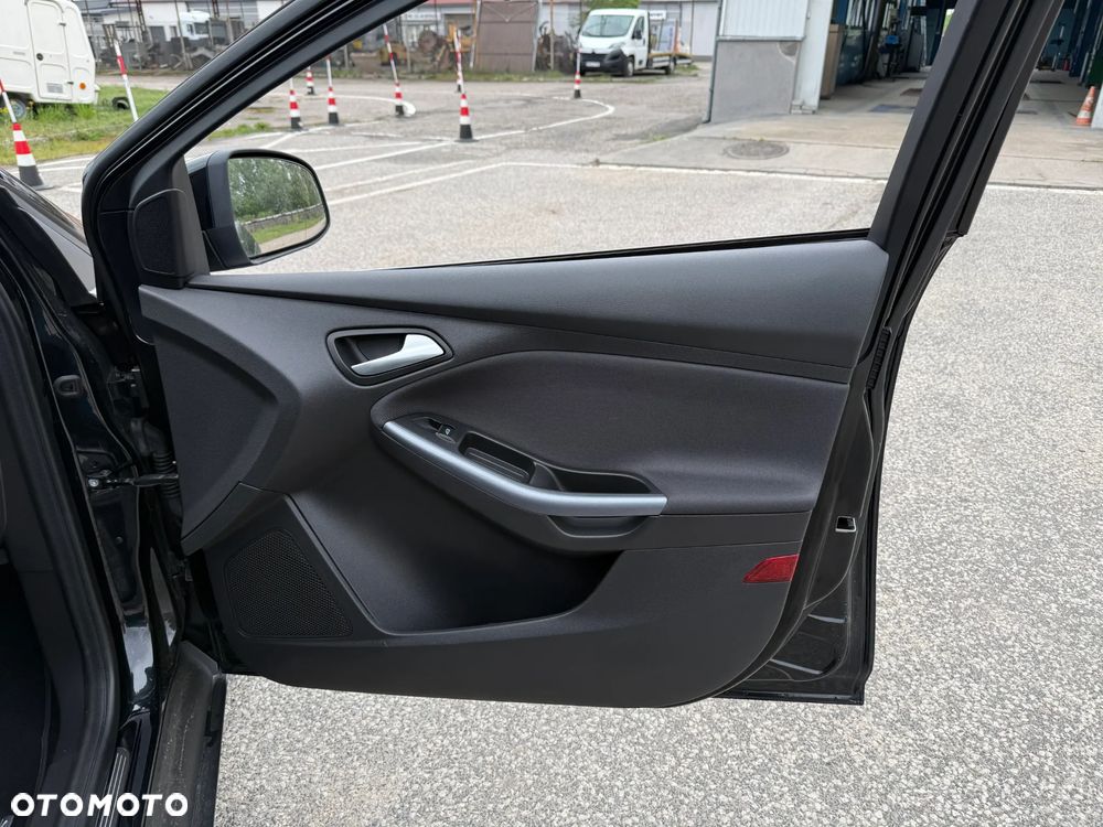 Ford Focus SW 1.0 EcoBoost Titanium - 25
