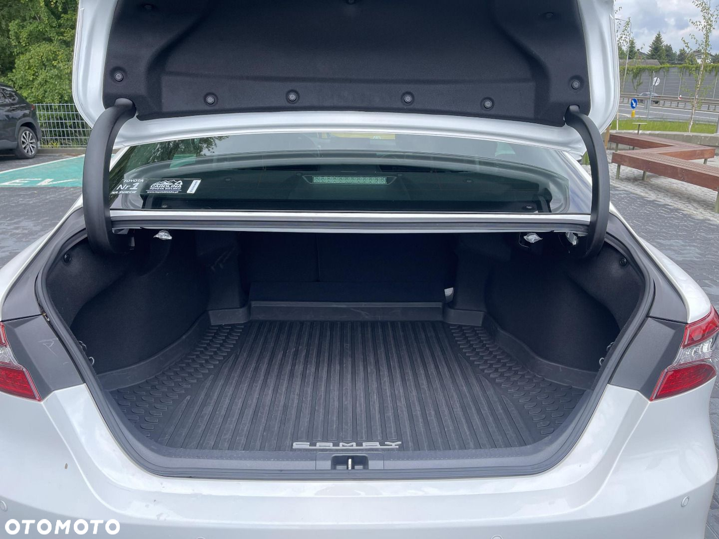 Toyota Camry - 12