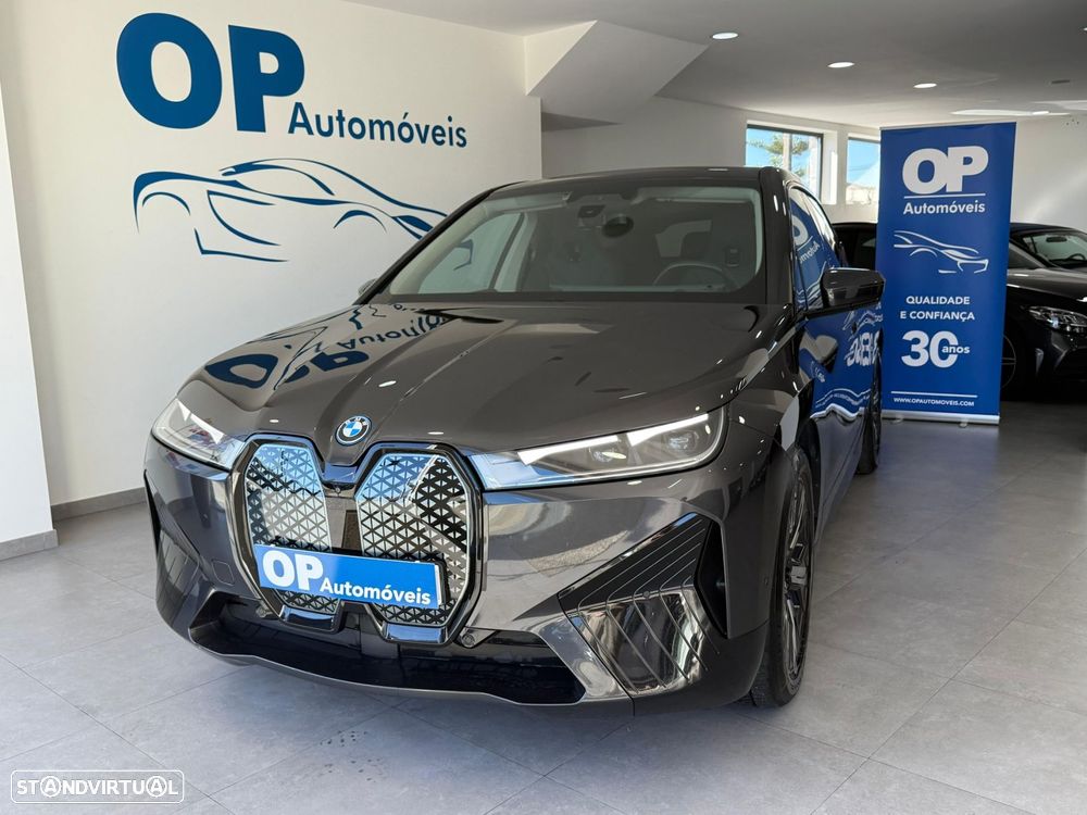 BMW iX xDrive 40 Pack Desportivo - 2