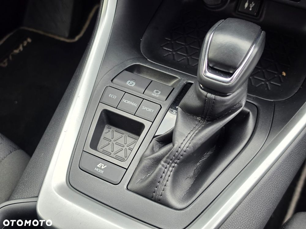 Toyota RAV4 Hybrid Premium 4x2 - 32