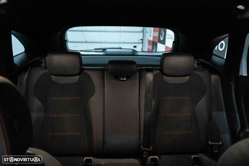 Mercedes-Benz GLA 200 d AMG Line - 16