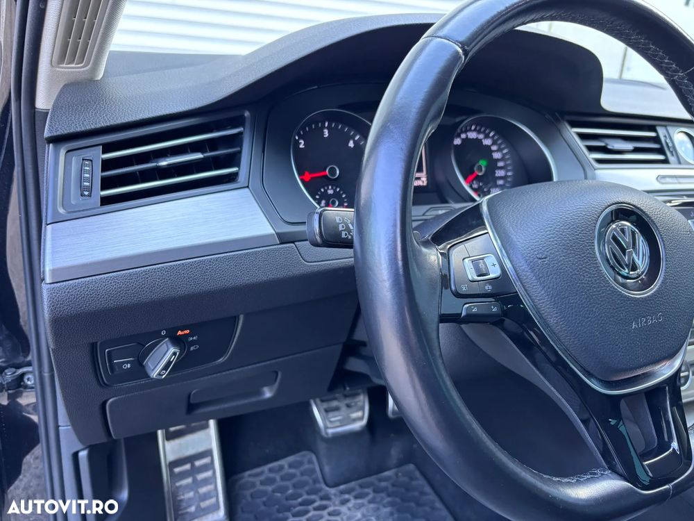 Volkswagen Passat 2.0 TDI DSG Comfortline - 20