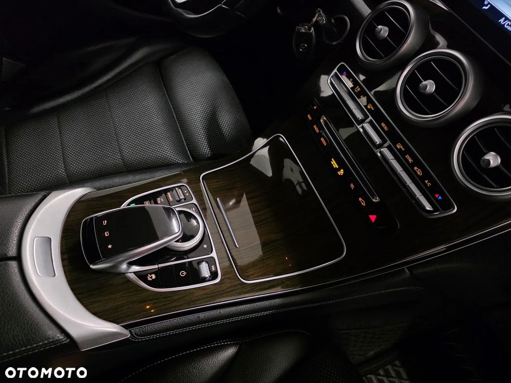 Mercedes-Benz GLC - 17