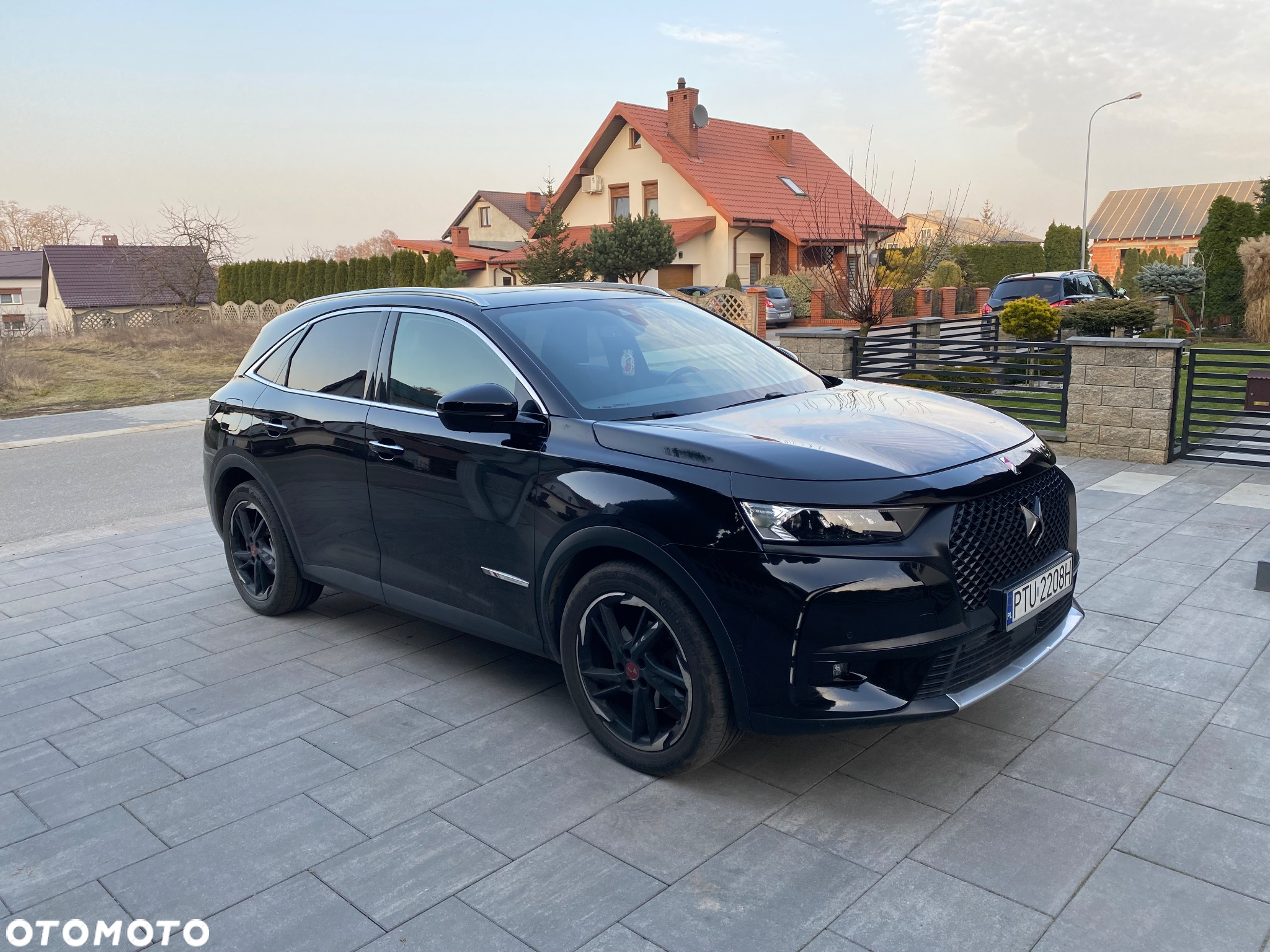 DS Automobiles DS 7 Crossback 2.0 BlueHDi Performance Line + - 8