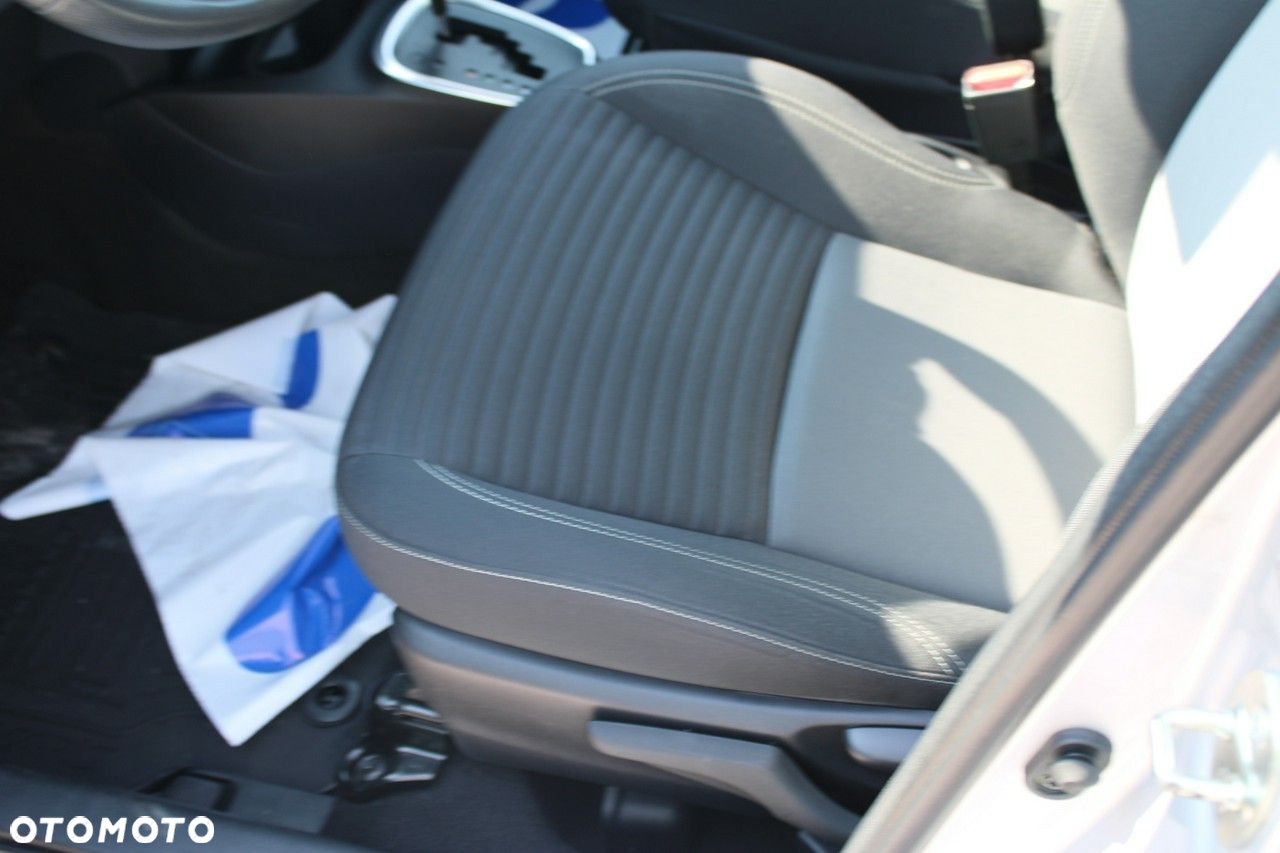 Toyota Yaris - 16