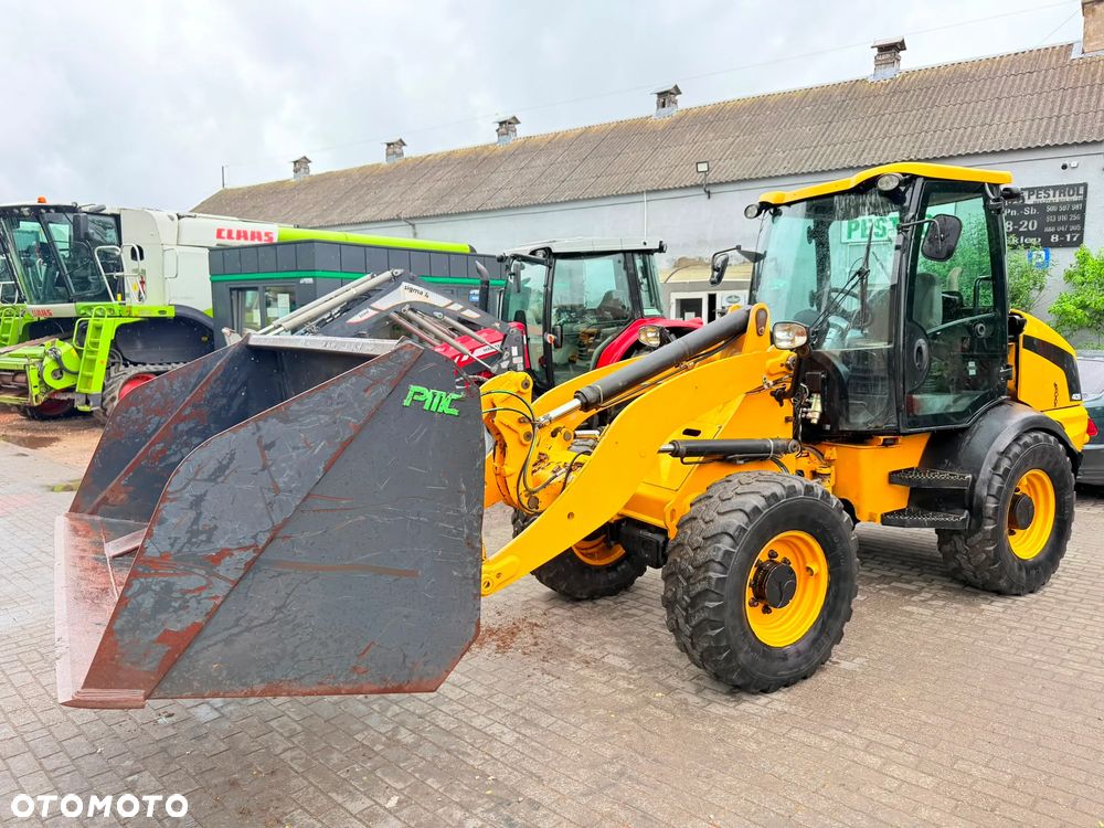 JCB 409 - 3