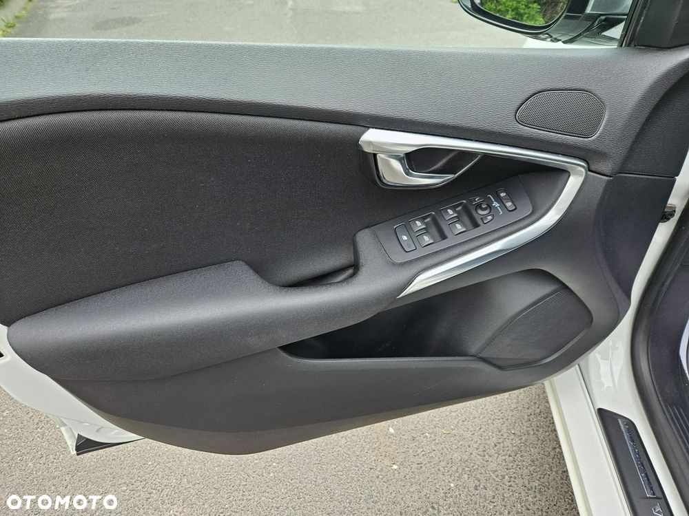 Volvo V40 - 24