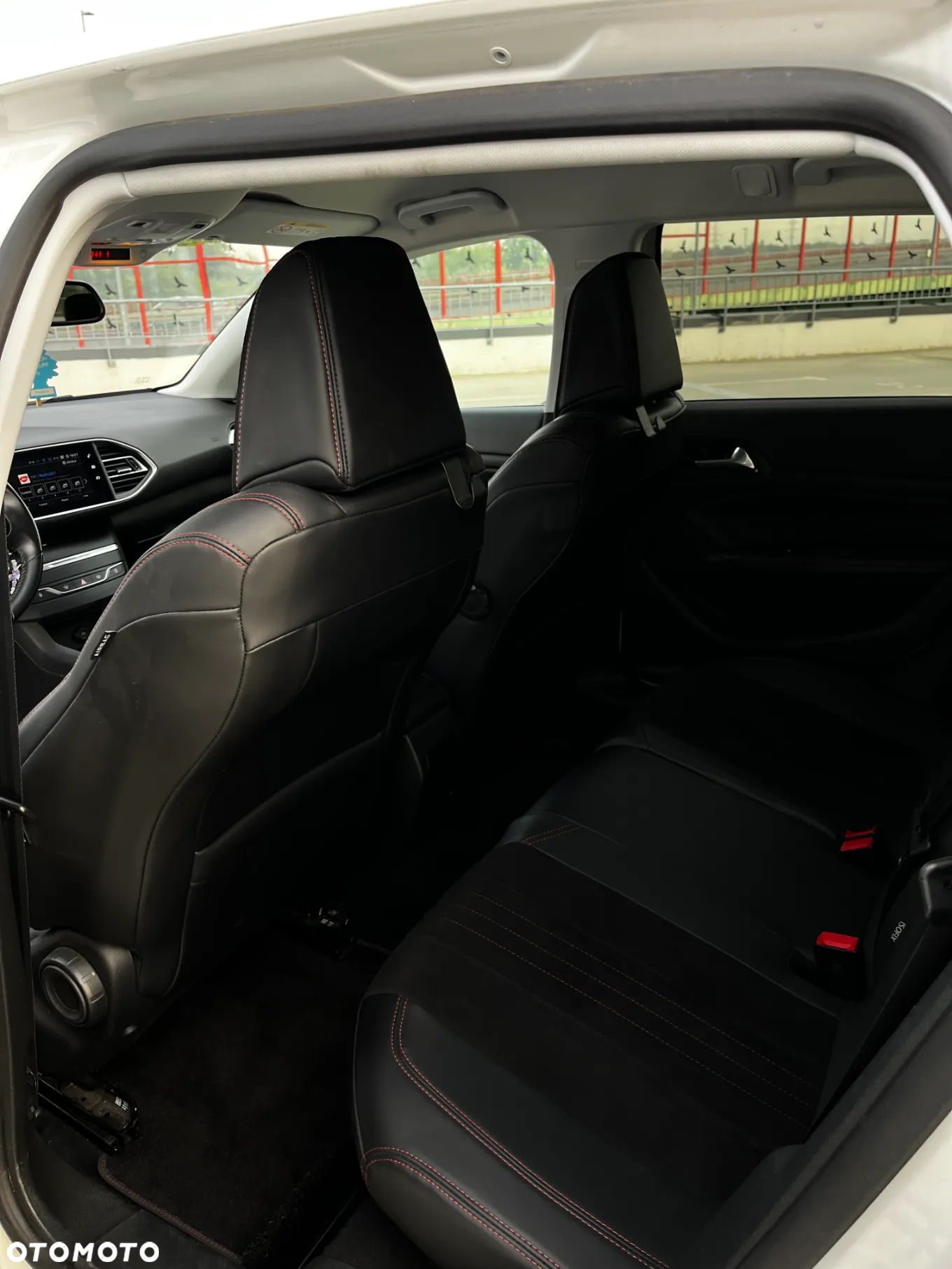 Peugeot 308 1.5 BlueHDi Allure Pack S&S - 20