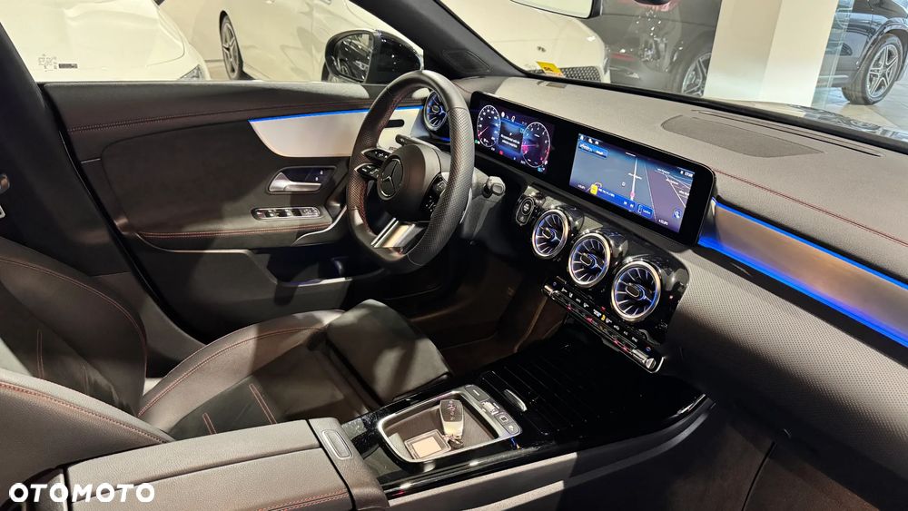 Mercedes-Benz CLA 200 AMG Line 7G-DCT - 26