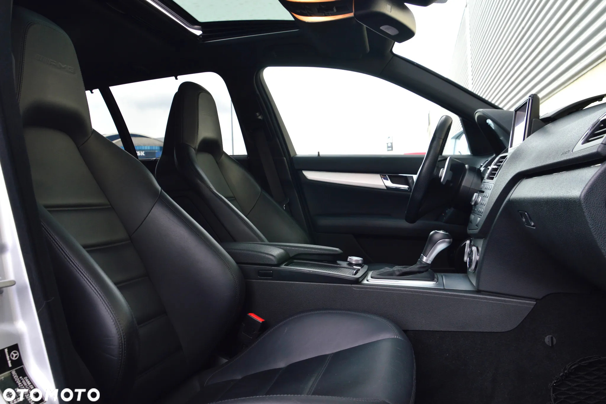 Mercedes-Benz Klasa C 63 AMG - 19