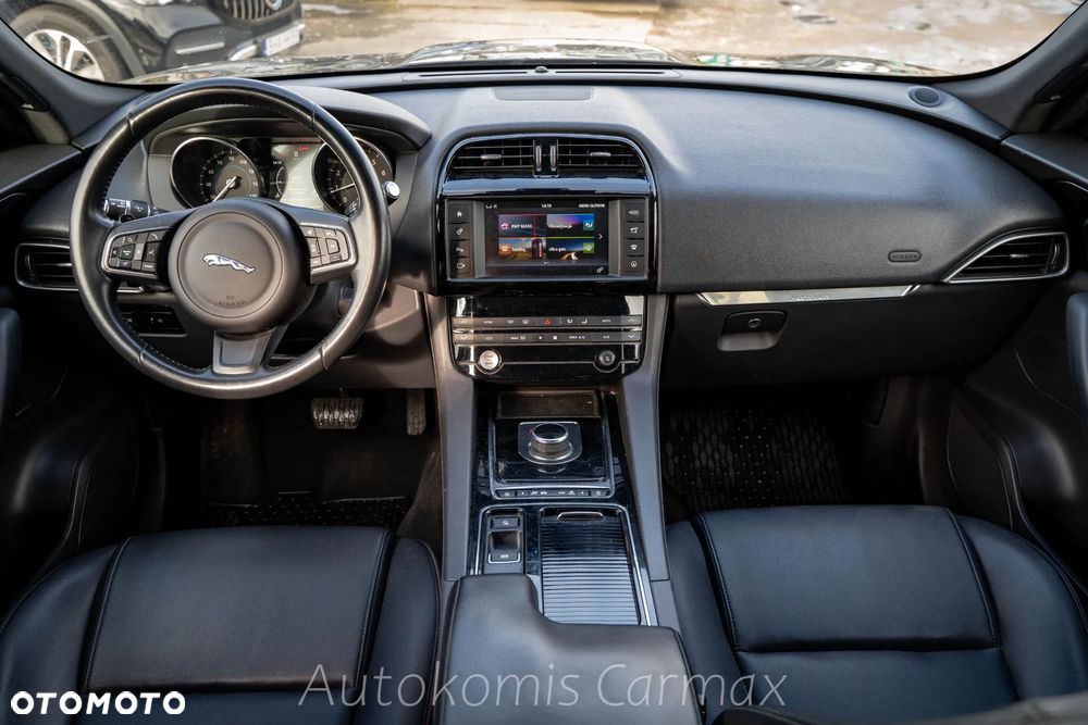 Jaguar F-Pace - 13