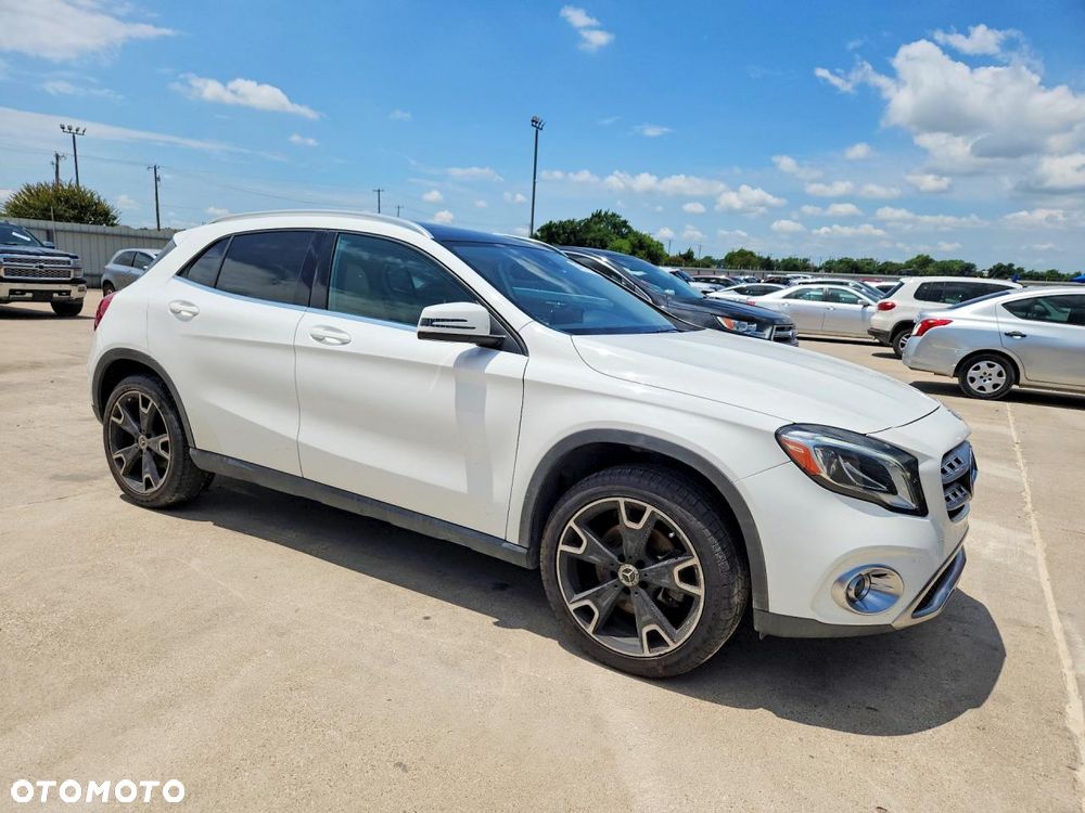 Mercedes-Benz GLA 250 4Matic 7G-DCT Peak Edition - 5