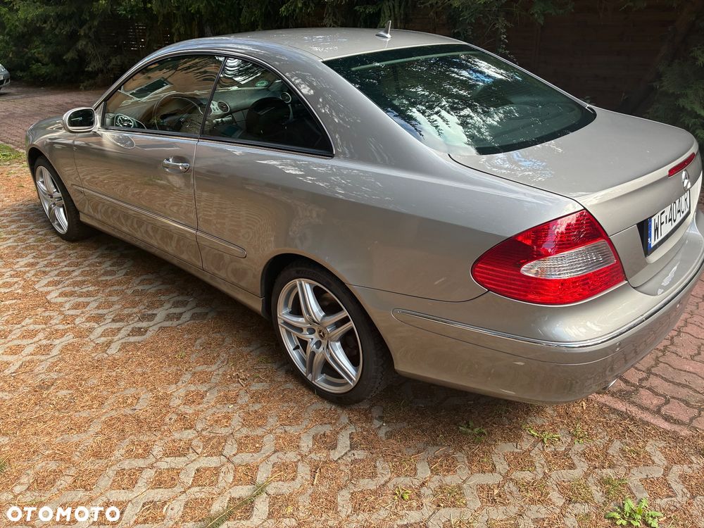 Mercedes-Benz CLK - 11