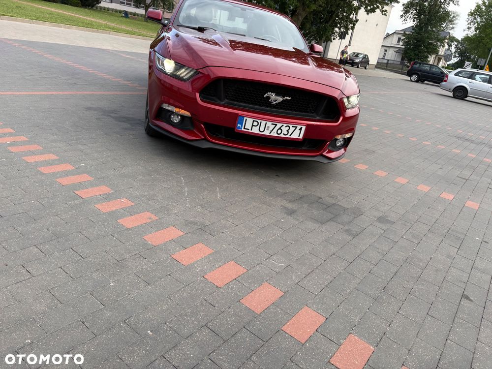 Ford Mustang - 4