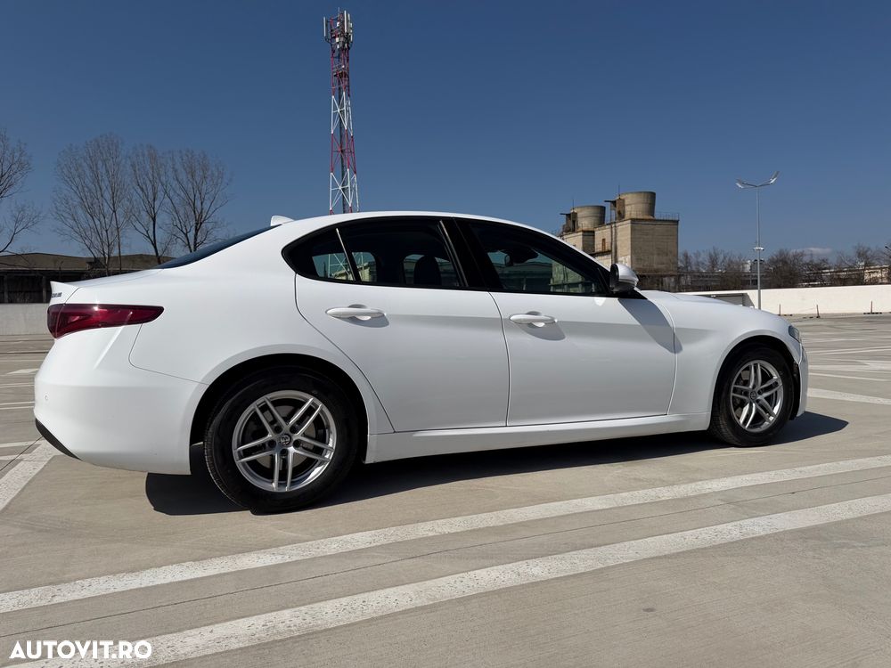 Alfa Romeo Giulia 2.2 JTDM Aut. - 8