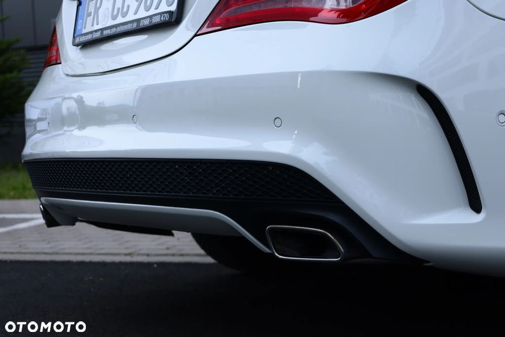 Mercedes-Benz CLA 180 AMG Line - 21