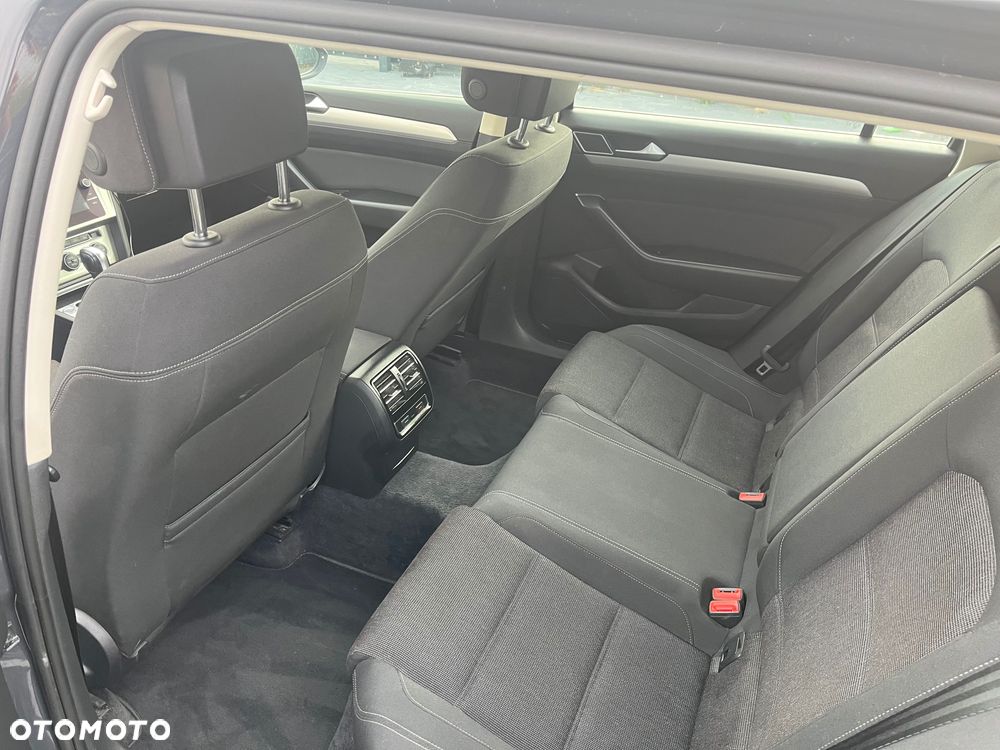Volkswagen Passat - 7