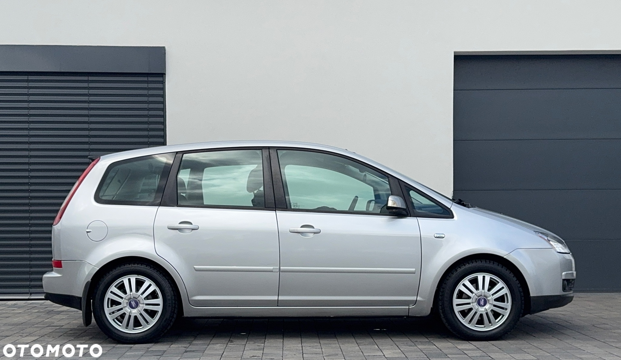 Ford Focus C-Max 1.6 TDCi Ambiente - 4
