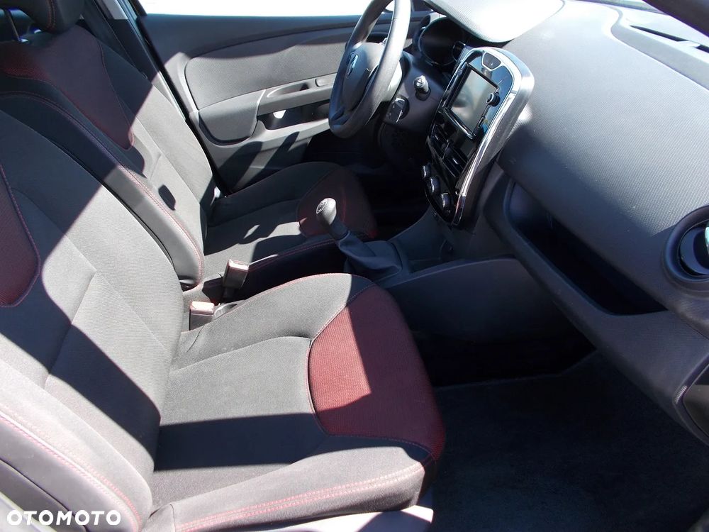 Renault Clio 1.2 16V 75 Dynamique - 11