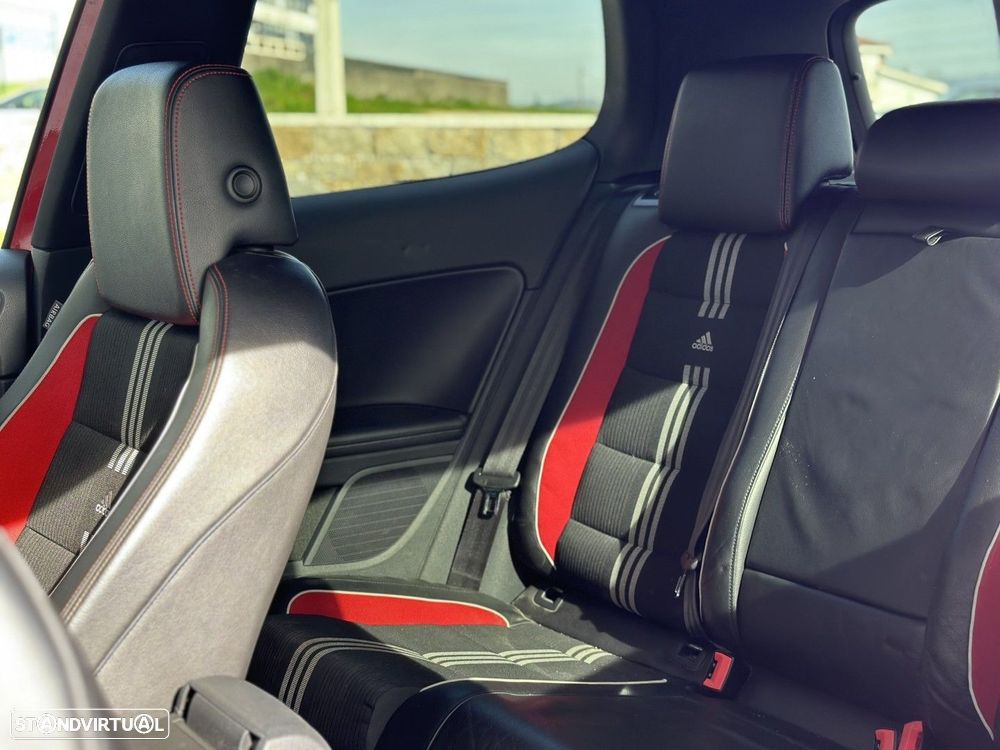 VW Golf 2.0 GTI DSG adidas - 18