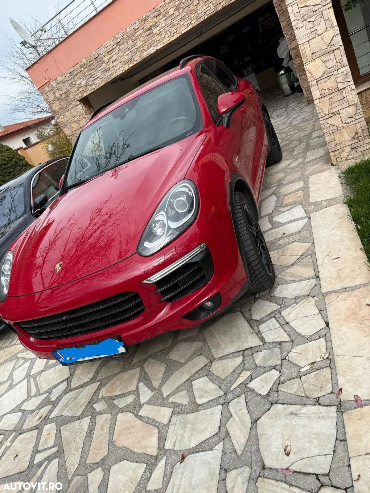 Porsche Cayenne - 1
