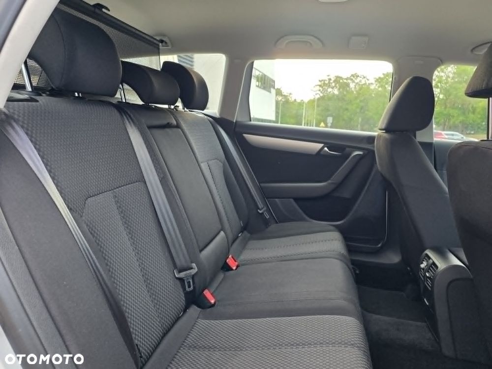 Volkswagen Passat 1.6 TDI BlueMotion Technology Comfortline - 12