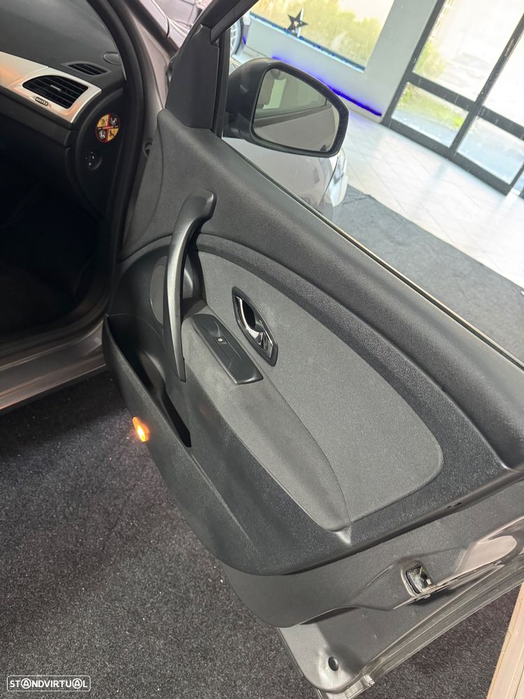 Renault Mégane 1.5 dCi Dynamique S - 14