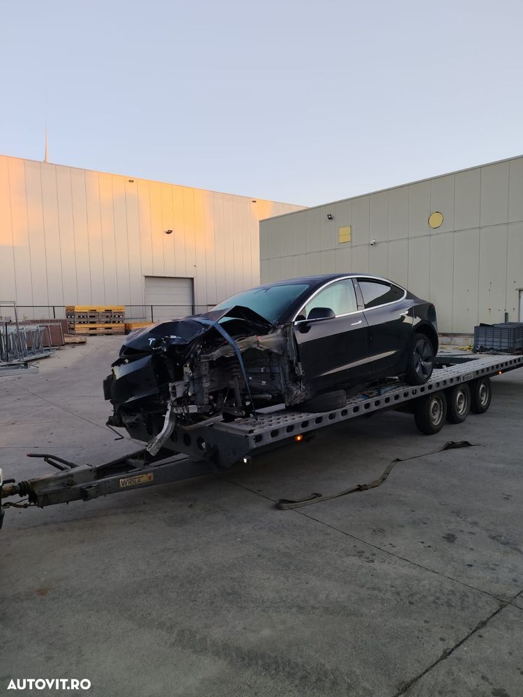 Tesla Model 3 Standard Reichweite Plus Hinterradantrieb - 5