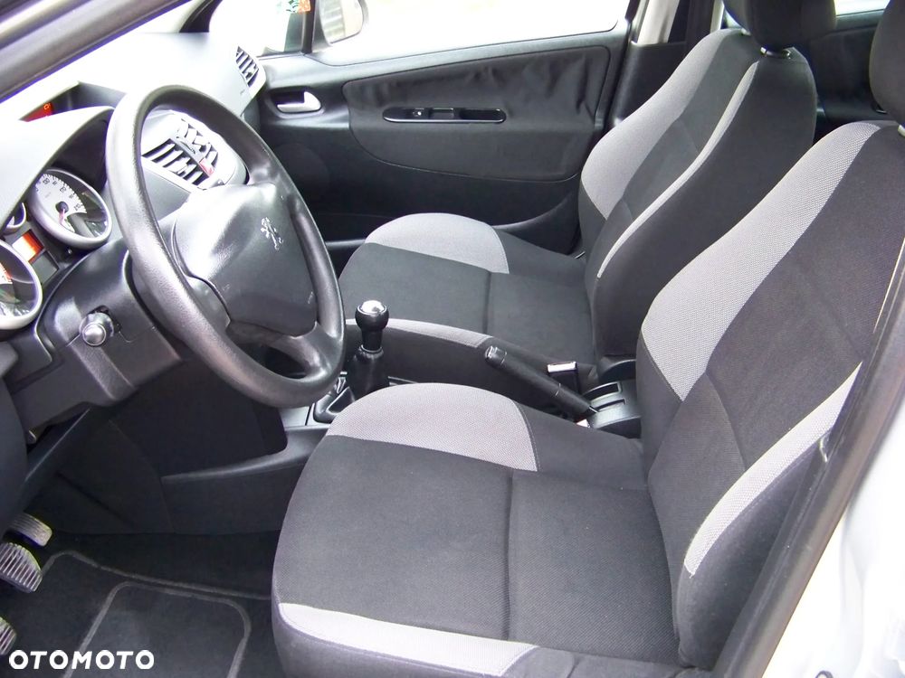 Peugeot 207 1.4 Trendy - 16