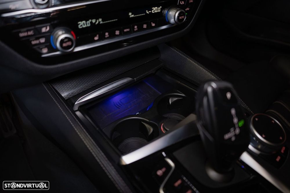 BMW 520 e Pack M - 38
