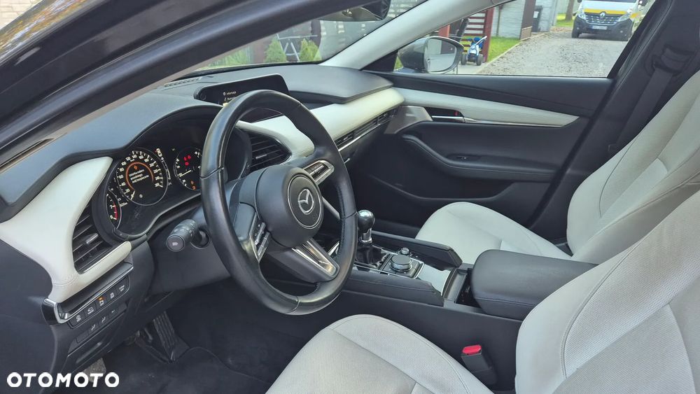 Mazda 3 - 8