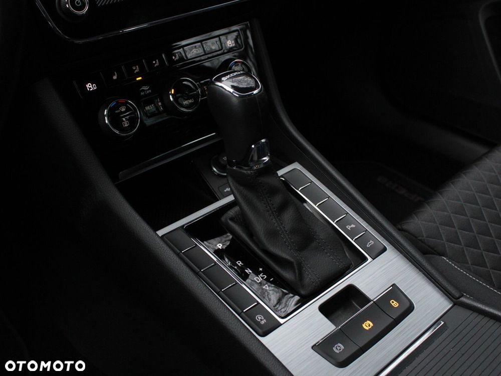 Skoda Superb 1.5 TSI Ambition DSG - 21