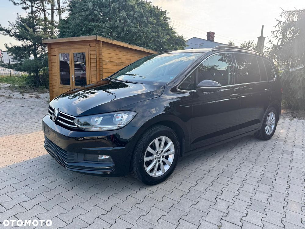 Volkswagen Touran - 1