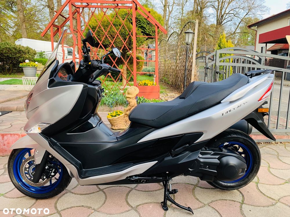 Suzuki Burgman - 5