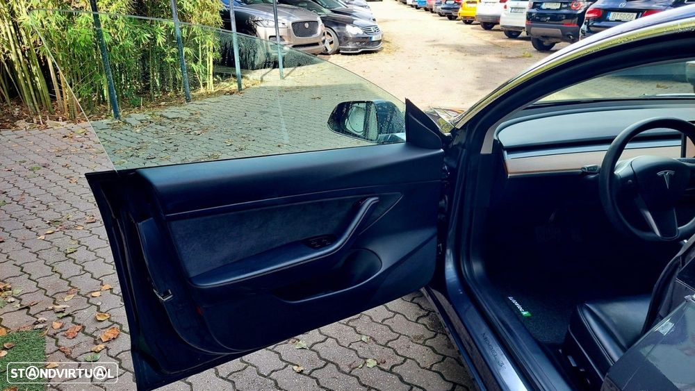 Tesla Model 3 Standard Range Plus RWD - 5