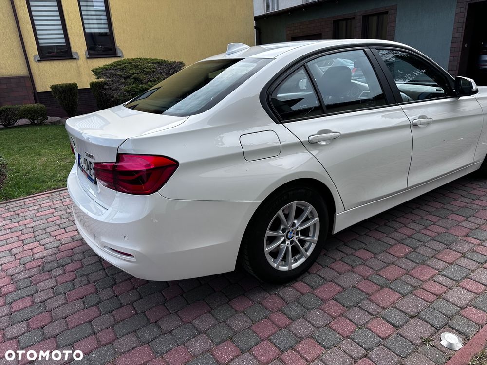 BMW Seria 3 318i - 4