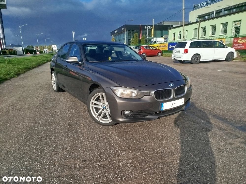 BMW Seria 3 318d - 1