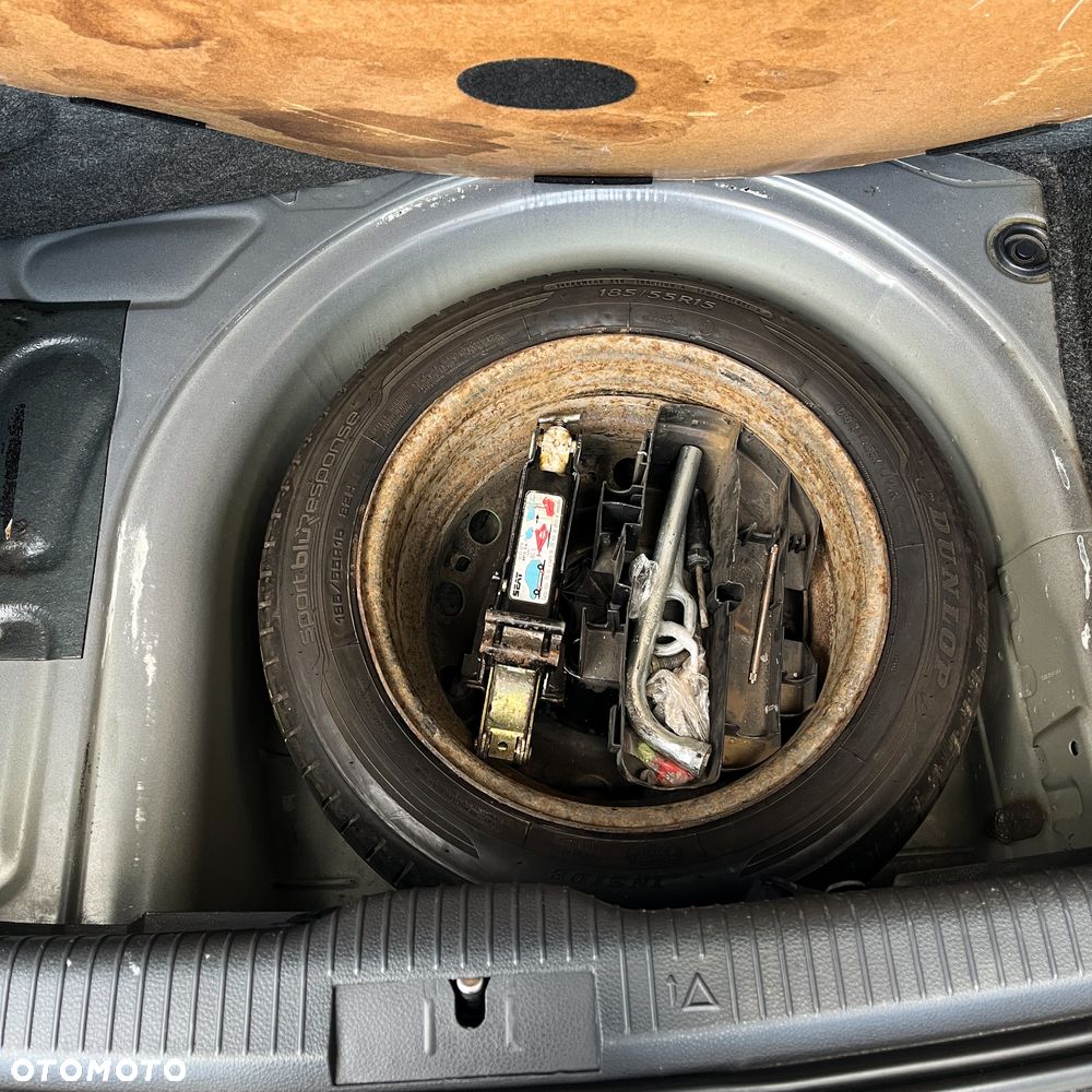 Volkswagen Polo 1.4 Tour - 32