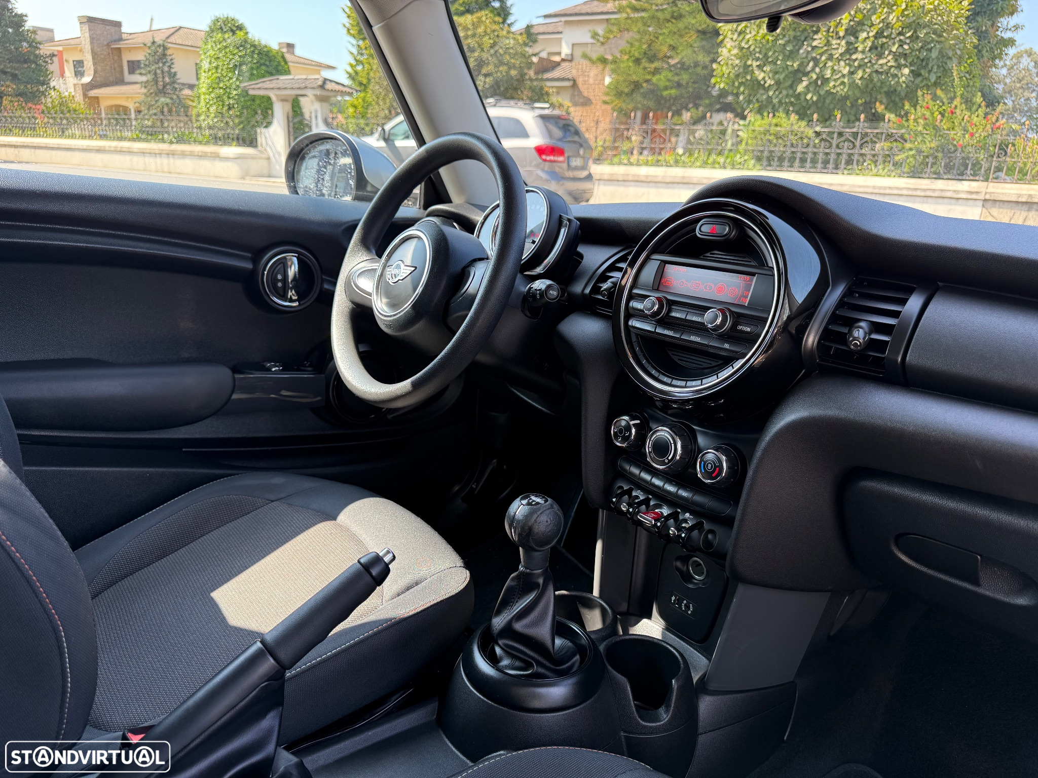 MINI 3 Portas One - 35