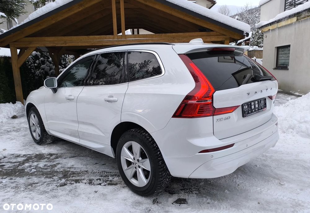 Volvo XC 60 B5 B AWD Geartronic Momentum Pro - 4