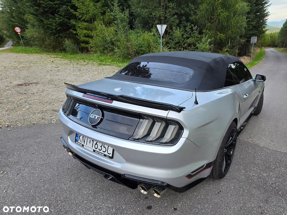 Ford Mustang - 4
