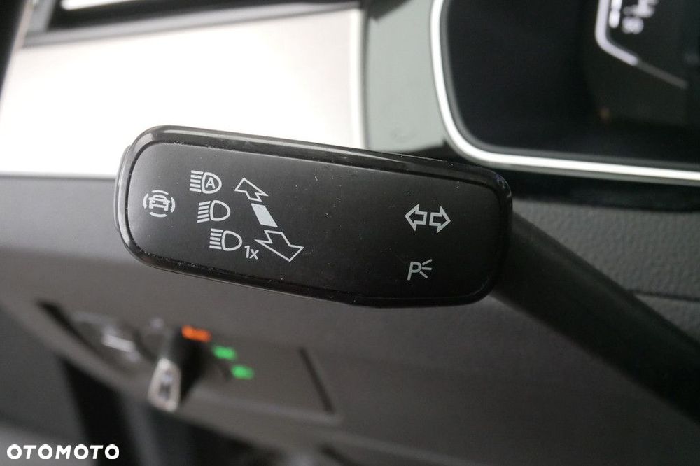 Volkswagen Passat 2.0 TSI Elegance DSG - 32