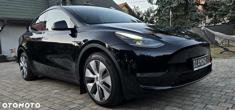 Tesla Model Y Long Range Dual Motor AWD - 8