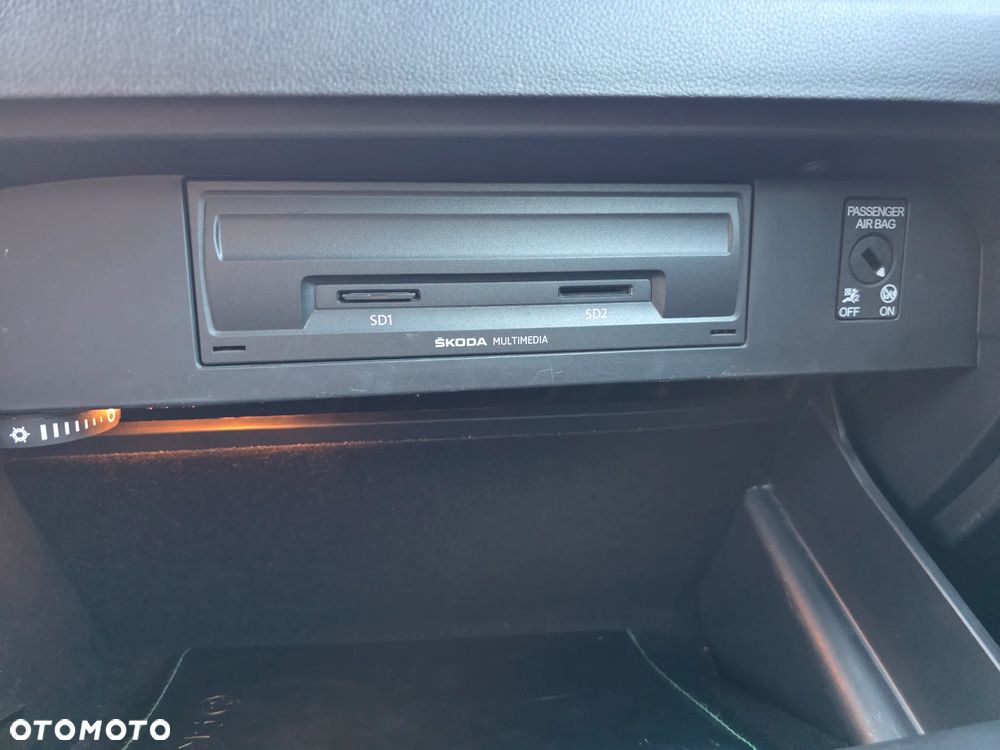 Skoda Octavia 2.0 TDI RS DSG - 16