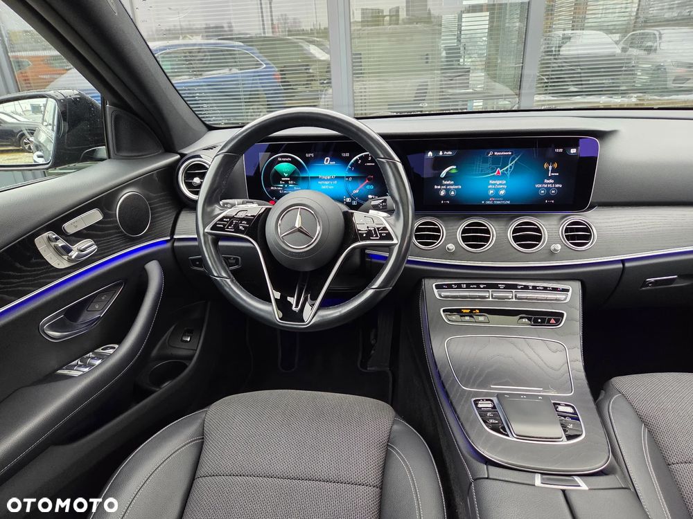 Mercedes-Benz Klasa E 300 de 4-Matic AMG/Avantgarde - 29