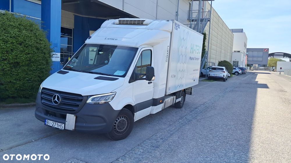 Mercedes-Benz Sprinter - 12