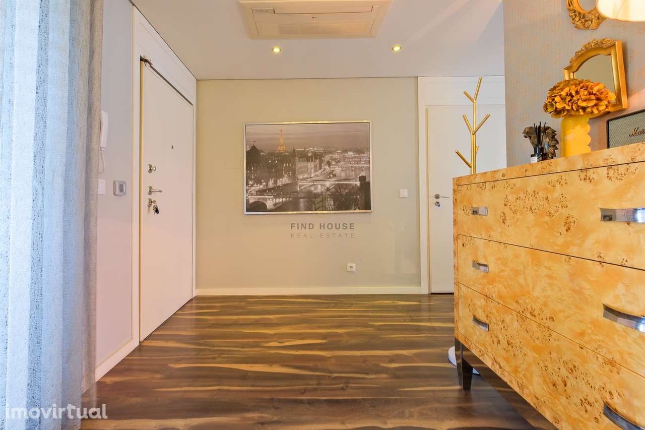 Moradia T4 com garagem box, piscina e jardim em Santo António da Charn - Grande imagem: 3/47