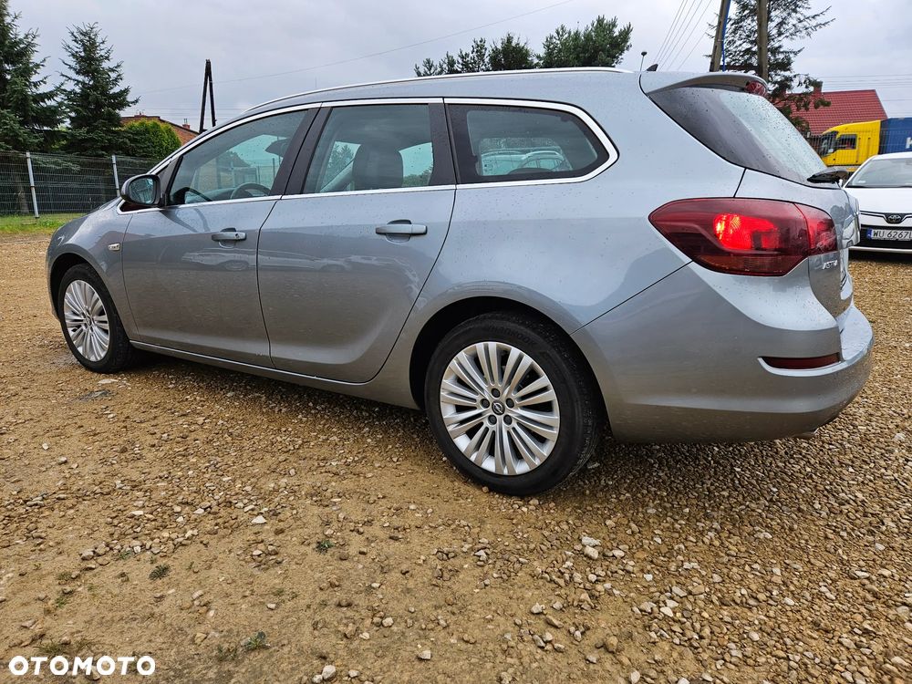 Opel Astra 1.4 Turbo Cosmo - 14